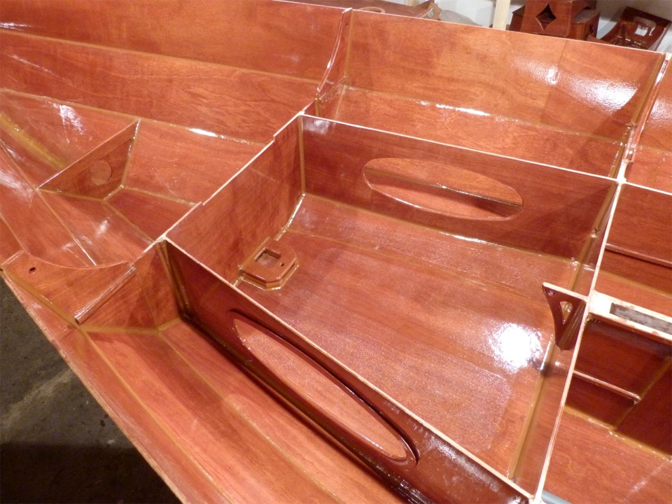 Et voil&agrave; ce que cela donne apr&egrave;s avoir enlev&eacute; les bandes de marquage : &agrave; l'avant... 