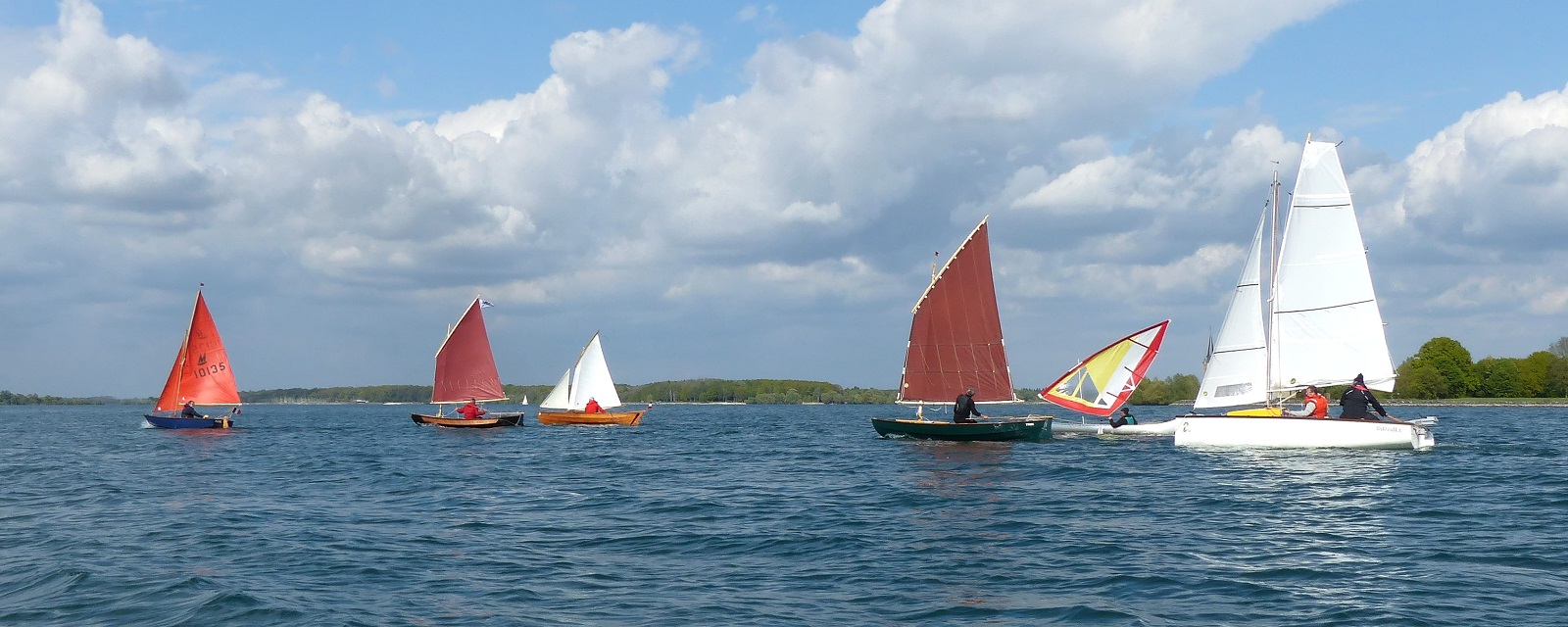 Le Dinghy Mirror "Mussel" de Marc, mon Skerry, "Prise de Ris'K", "Truk", "Eolo" et "Valhalla". 