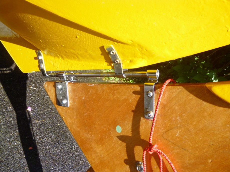 Puis on aligne le f&eacute;melot du haut sur la pointe de l'aiguillot, et voil&agrave; ! Si certains d'entre vous sont int&eacute;ress&eacute;s, passez moi un mail, je vous mettrai en contact avec Christian. 