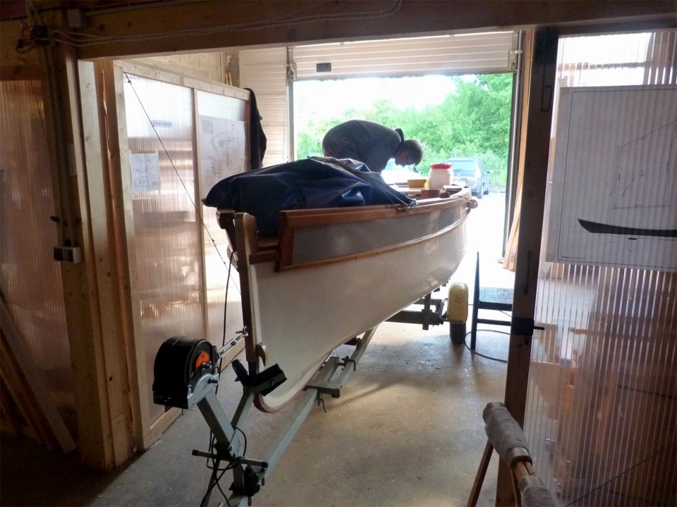 L'été nous est tombé dessus à bras raccourcis en Picardie, et il fait soudain chaud : nous tâchons de rester à l'ombre pendant les heures chaudes. 