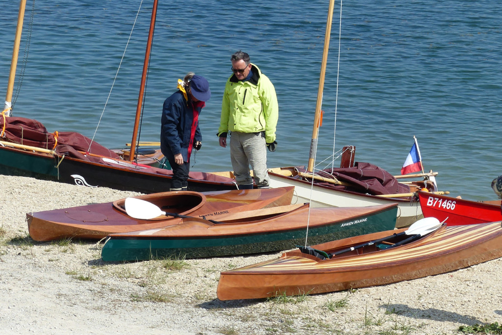 Yves et Dominique examinent le Wood Duck 12. 