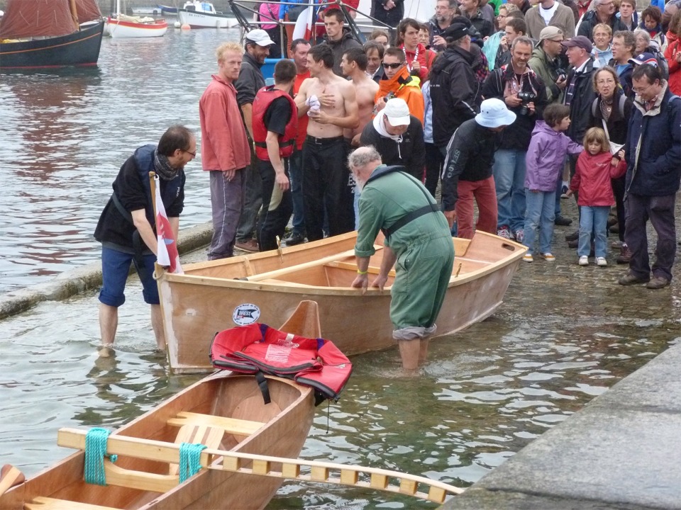 La plate "Gazec 12" costruite sous l'égide du chantier Icaraï est lancée à son tour. 