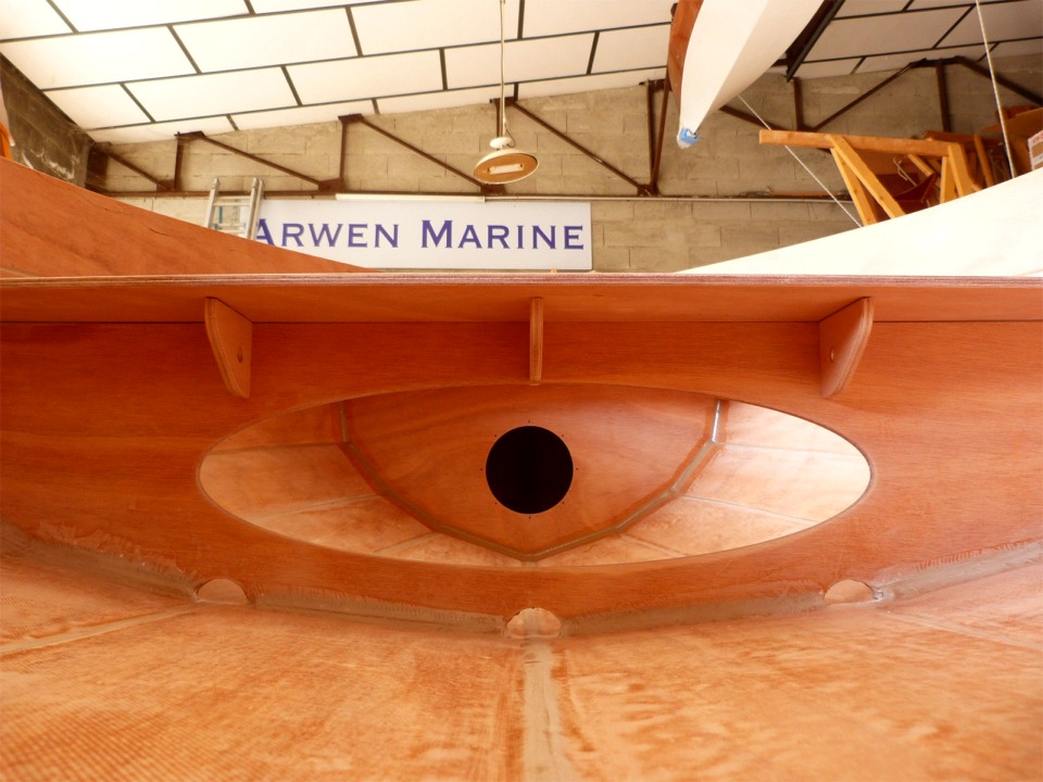 Voici les supports en place avec le banc, le tout juste positionn&eacute; &agrave; sec avant collage. 