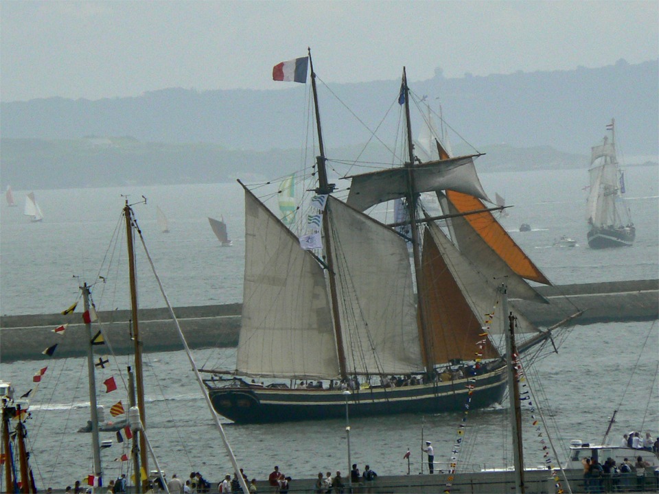 Encore une image de l'"Etoile de France". 