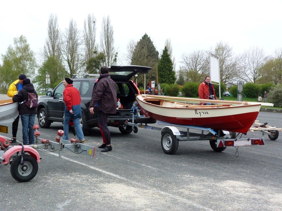 Et le moment est venu de remettre tous ces jolis bateaux sur leur remorque et de se donner rendez-vous pour l'année prochaine (ou avant pour ceux qui iront aux rassemblements bretons ce printemps et cet été). 