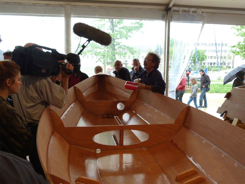 Robert se prête à l'exercice avec un grand professionnalisme ! 