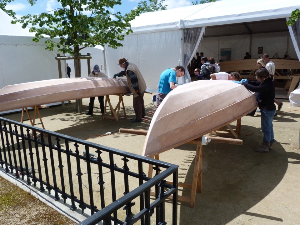 Il faut aussi s'assurer que l'arête de chaque clin est "propre" car c'est elle qui va servir de guide pour la réalisation des joints définitifs. 