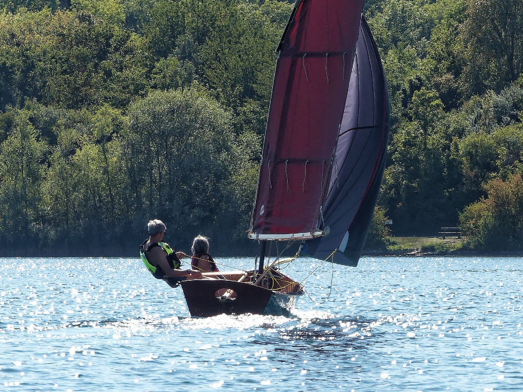 Pierre en a profité pour valider son choix du Goat Island Skiff pour son prochain bateau, mais en le modifiant beaucoup plus que moi... Vous le découvrirez en suivant les nouvelles des semaines à venir ! 