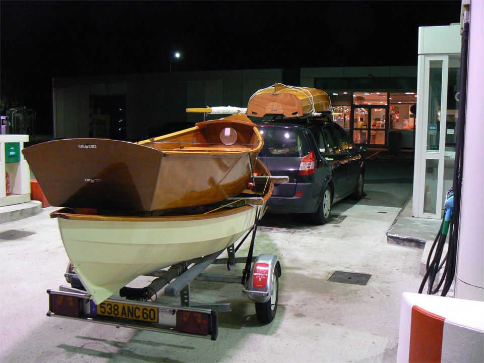 Et voici venu le moment de ranger et de retourner à l'atelier. Route de nuit pour une arrivée à 4 heures du matin à Longueil-Annel avec mes petits bateaux endormis ! 