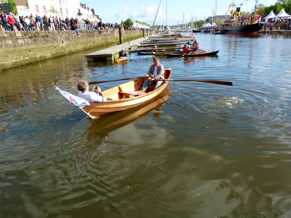 Christian prend possession de son nouveau bateau en savourant le fruit du travail accompli cette semaine... 