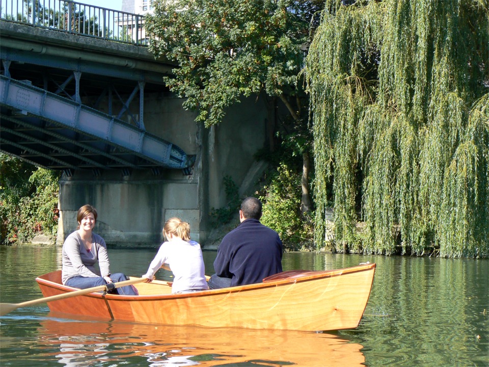 Il était temps de refaire un essai plus sérieux du Jimmy Skiff. Nous profitons d'un samedi après-midi ensoleillé pour la phase 1 : l'aviron, et la voile viendra dans deux semaines si tout va bien. 