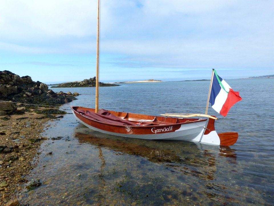 Toujours Gandalf à l'ile du Taureau. La photo ne fait pas justice à la délicatesse étonnante des bleus de ce ciel. 