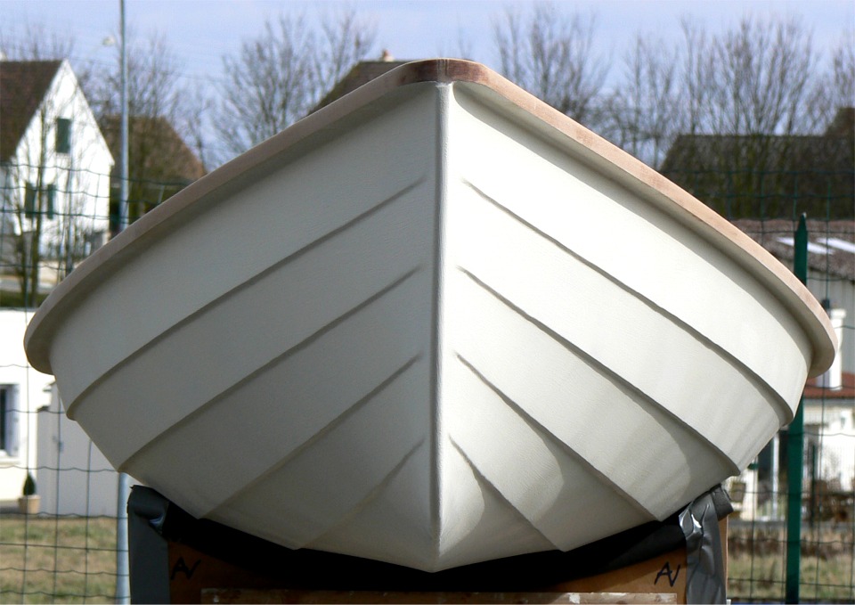 Vue de face du Wherry d'Annapolis. Toute l'&eacute;l&eacute;gance d'une coque &agrave; clin... 