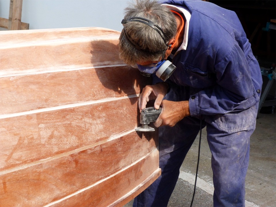 Nous commen&ccedil;ons par un nouveau pon&ccedil;age des joints et de l'ensemble de la surface.. 