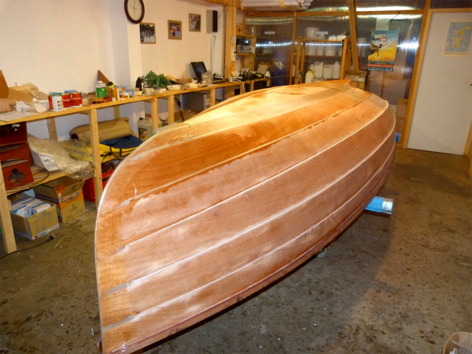 Voila qui est fait. Nous avons superpos&eacute; deux bandes de renfort en tissu plus l&eacute;ger sur l'&eacute;trave et le brion. 