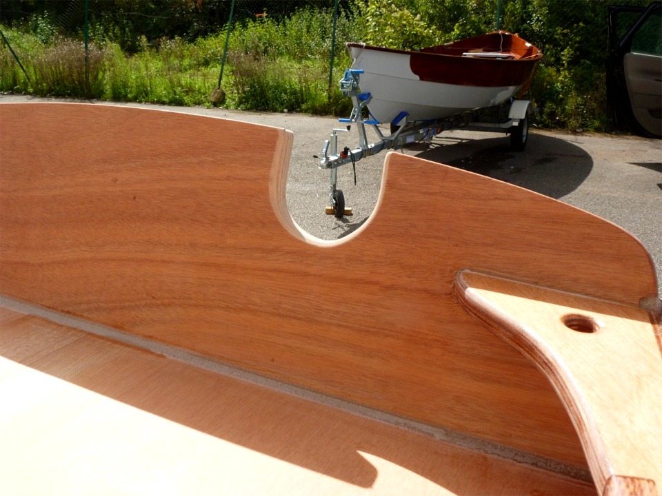 Apr&egrave;s le pon&ccedil;age, je prends mon courage &agrave; deux mains et je me d&eacute;cide &agrave; faire la d&eacute;coupe pour le trou de godille. 