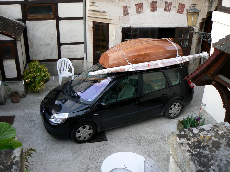 Et voil&agrave; une seconde partie de l'explication : la Semaine du Golfe. Me voil&agrave; pr&ecirc;t &agrave; partir pour rejoindre mon stand sur le port de Vannes, avec une Prame d'Eastport et un kit de Doris 12, qui va servir de base &agrave; ma d&eacute;monstration de construction en "cousu-coll&eacute;". 
