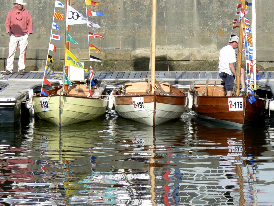 C'était surprenant de voir le bassin rempli de petits bateaux de tous types. 