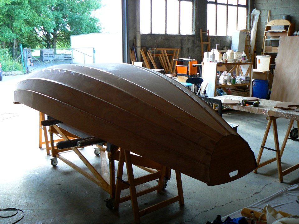 J'ai re-ponc&eacute; la sole, les bord&eacute;s 1, et surtout les joints 1 et 2 en pr&eacute;vision de la stratification de l'ext&eacute;rieur de la coque, qui se limite normalement &agrave; la sole, mais que je vais &eacute;tendre aux galbords, selon mon habitude. 