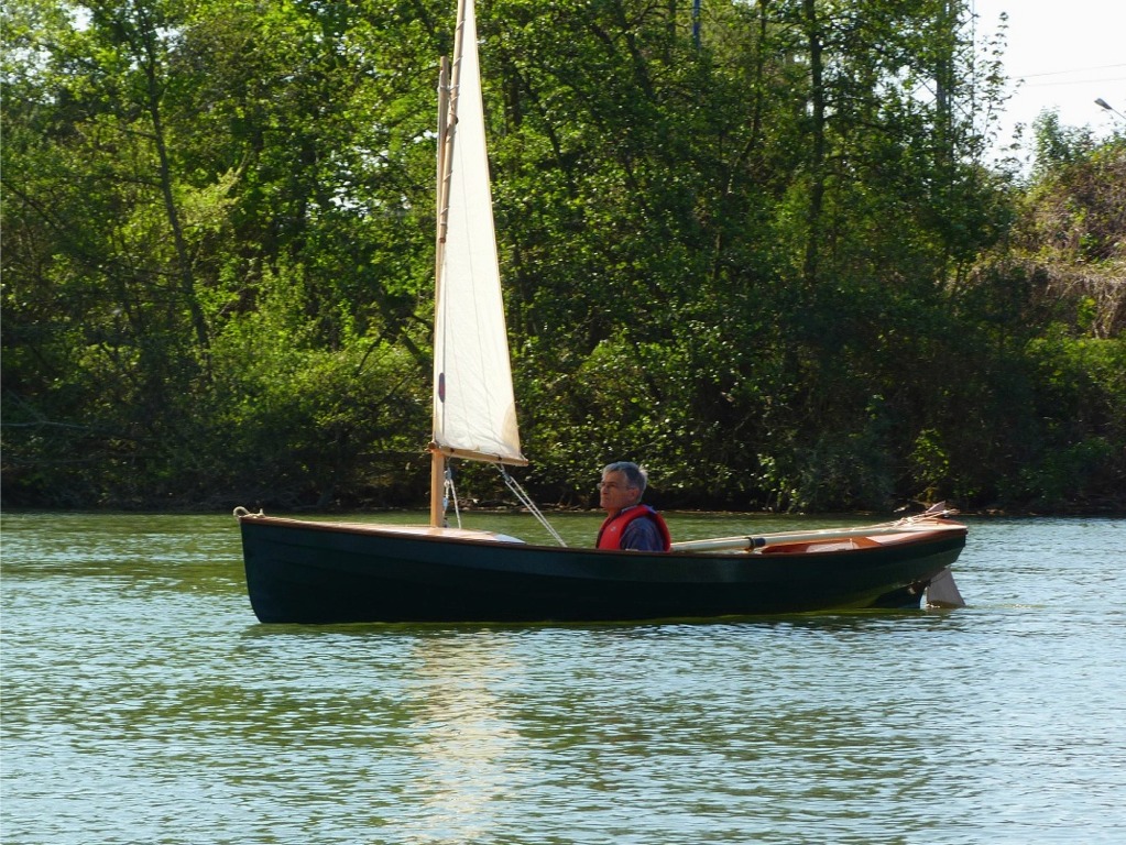 Avec une surface de toile plus importante et une petite brise maniable, on va bien s'amuser ! 