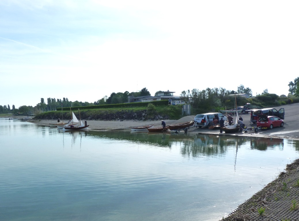 J'allais écrire "la mer est d'huile ce matin", mais bon, je me retiens... 