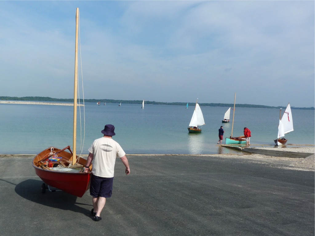 Benoit teste le chariot Nautiraid avec son Skerry Bahari (vous ai-je déjà dit comme cette cale est belle ?) 