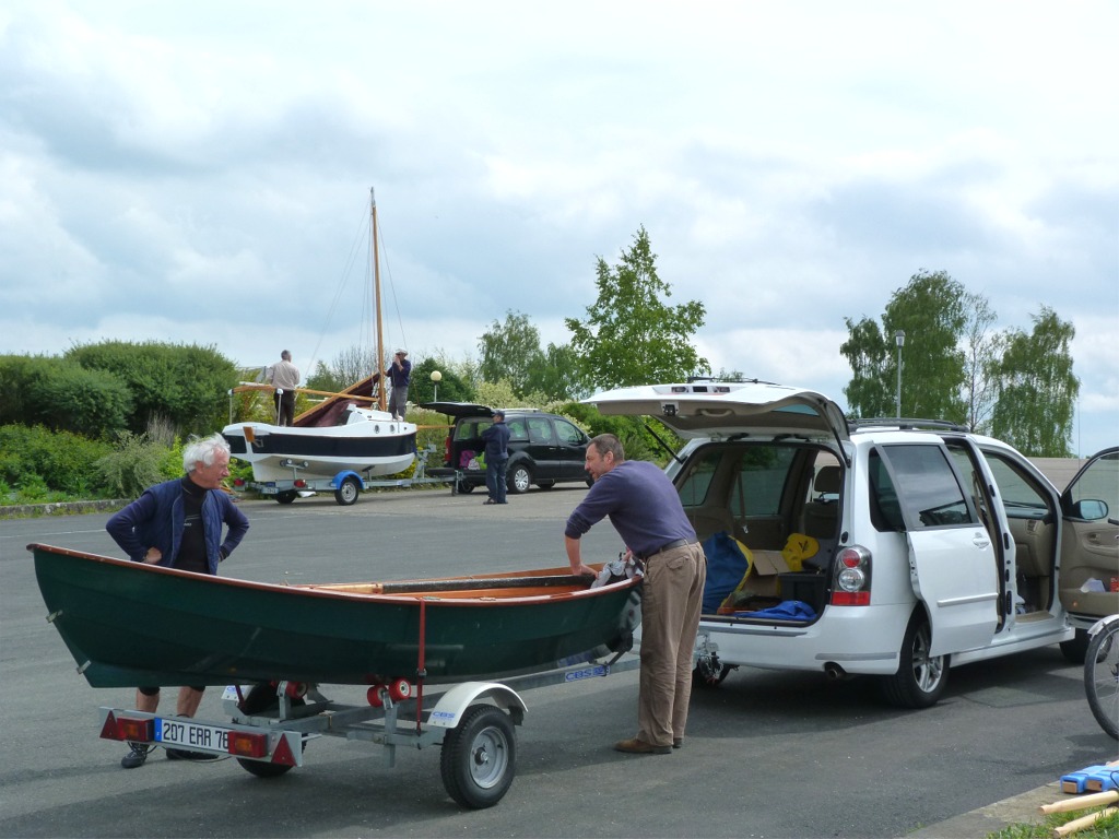 Jean-David arrive de Loctudy avec son Skerry Piff. Il est inscrit avec le Skerry Chasse-Marée de Didier pour participer au raid Sail Caledonia, à la fin du mois de mai. 