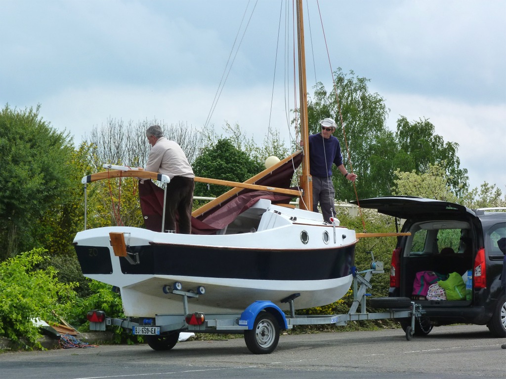 Et voici le PocketShip ZO, fraichement arrivé, qui se prépare pour sa mise à l'eau. 