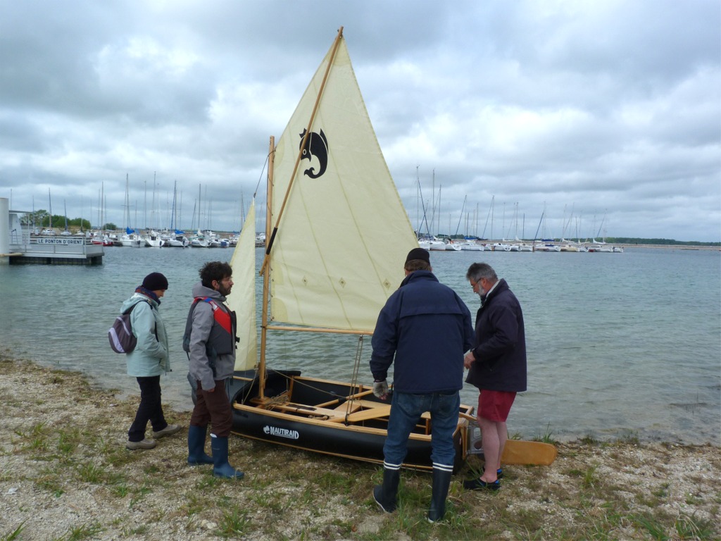 Nous avons monté le Coracle S de Nautiraid pour faire un essai. 