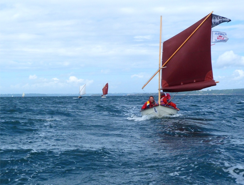De gauche &agrave; droite (tr&egrave;s loin) "Ilyva", "Piff", "Thema" et "Chasse-Mar&eacute;e". 