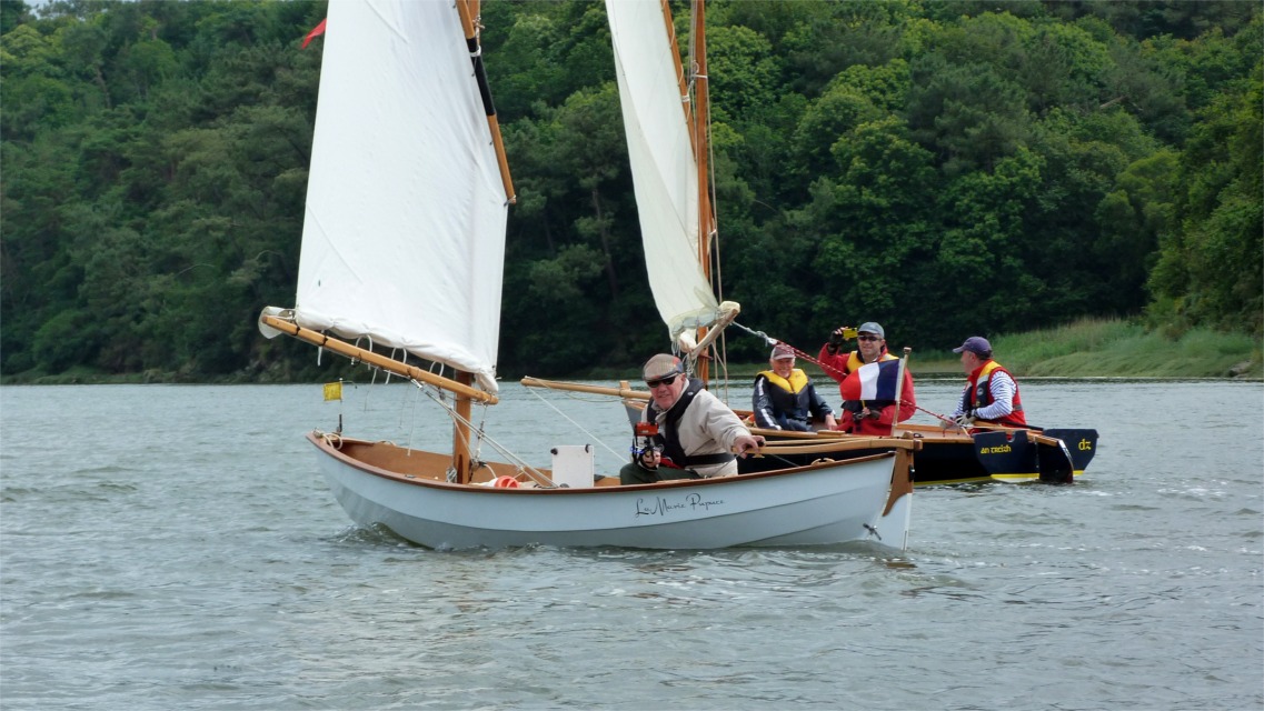 On navigue serr&eacute;s et on en profite pour se filmer... 