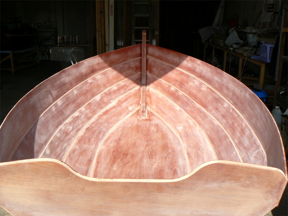 Pendant que j'y suis, j'encha&icirc;ne sur le pon&ccedil;age de l'ensemble de l'int&eacute;rieur. 