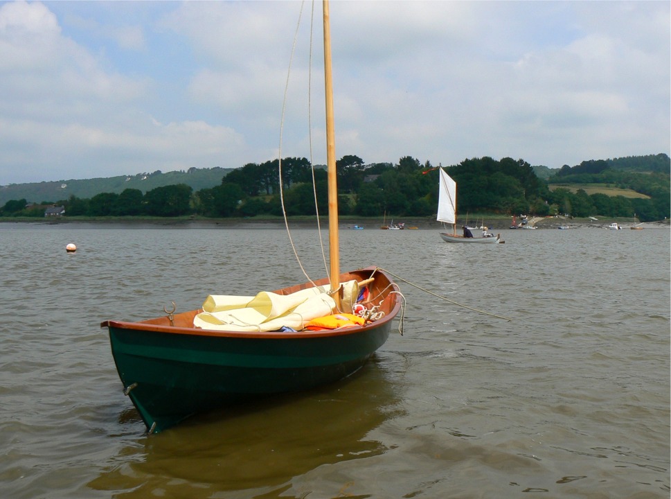 Mon Skerry m'attend sagement au mouillage et je vais bientôt monter à bord pour aller rejoindre Coriolis et les autres Skerry qui m'attendent. 