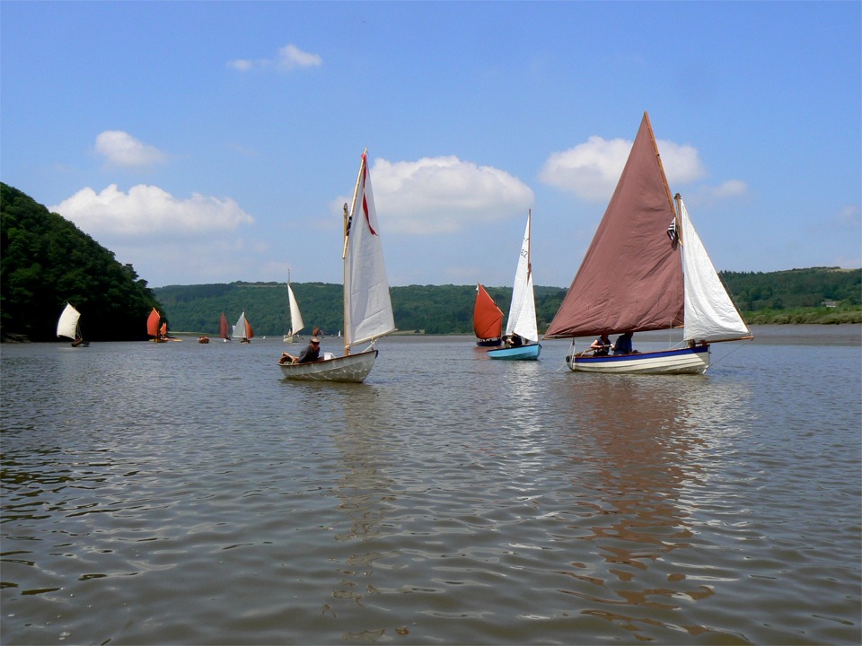 L'inconvénient de la voile en rivière, c'est que le vent est très variable... 