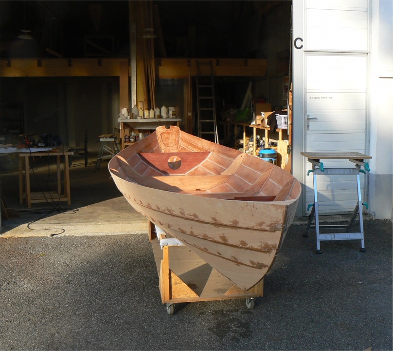 Je sors le Doris 17 afin de profiter du soleil de cette fin de journ&eacute;e pour travailler avec le maximum de lumi&egrave;re afin de soigner le nettoyage de mes joints-cong&eacute;s. 