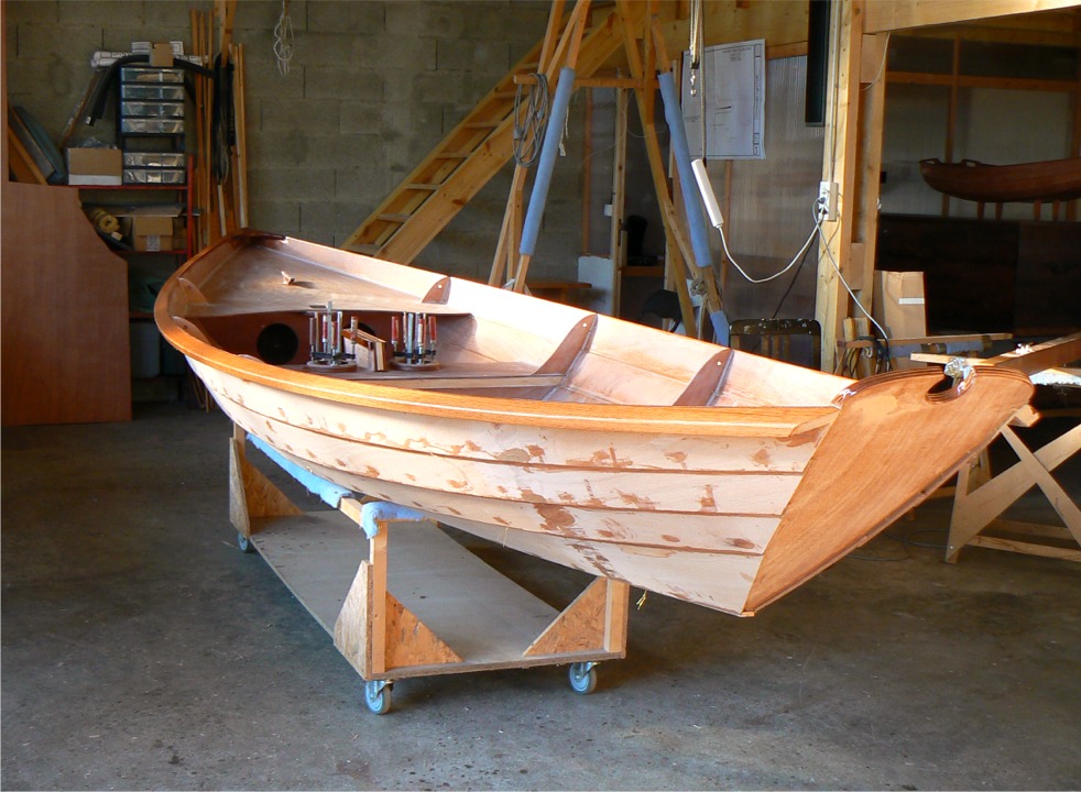 A l'arri&egrave;re, je me contente d'un arrondi l&eacute;ger pour "casser" l'angle des listons. 