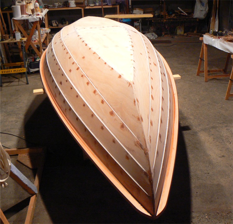 Je reviens sur ce que j'&eacute;crivais 7 images plus avant : sous cet angle, la courbe des listons &agrave; l'&eacute;trave me parait tr&egrave;s satisfaisante. 