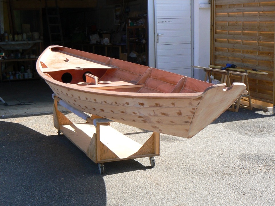 J'ai sorti le Doris 17 pour faire un pon&ccedil;age de finition sur l'int&eacute;rieur, suivi d'un coup d'aspirateur et d'un d&eacute;poussi&egrave;rage au chiffon humide. 