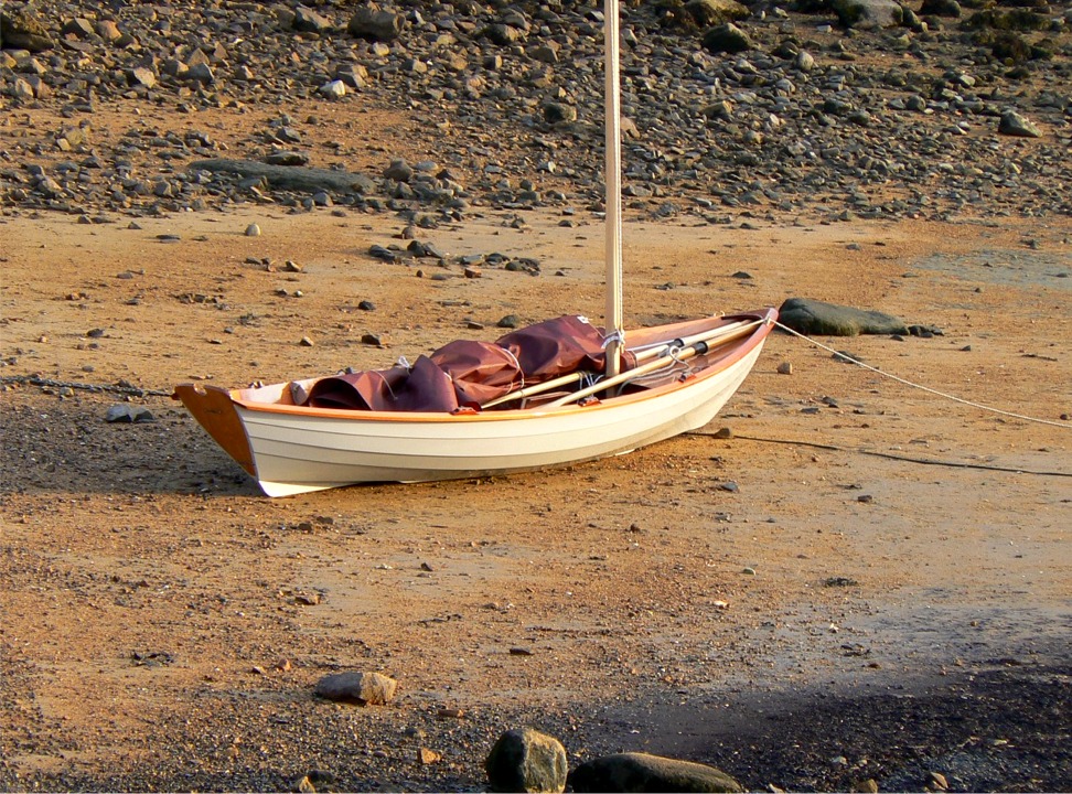 Dernière image : le Doris 17 posé sur la grève en attendant le flot pour repartir...