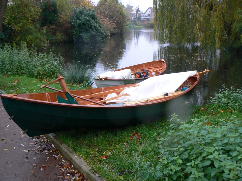 Les deux Skerry sont &agrave; pied d'oeuvre. Pas de champagne pour le bapt&ecirc;me de "PIFF", le temps ne s'y pr&ecirc;te gu&egrave;re ! 