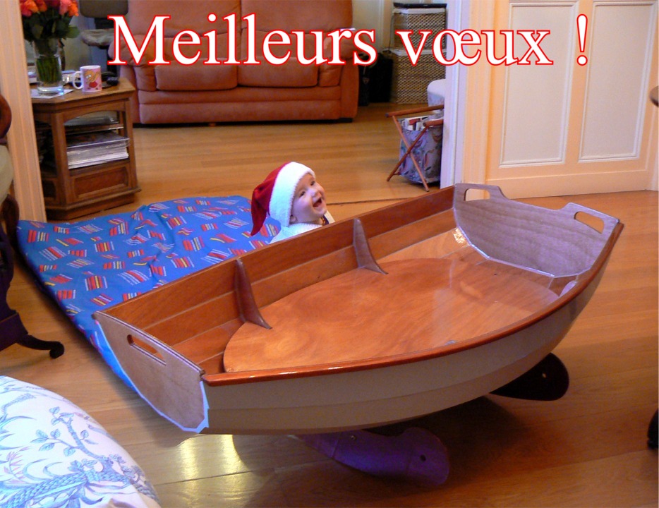 Et voici pour finir le Bateau Berceau, dont j'avais commenc&eacute; la construction fin 2009 et que j'ai enfin termin&eacute; tout r&eacute;cemment. Je m'associe &agrave; Adam pour vous envoyer tous les voeux d'Arwen Marine pour une heureuse ann&eacute;e 2011 ! 