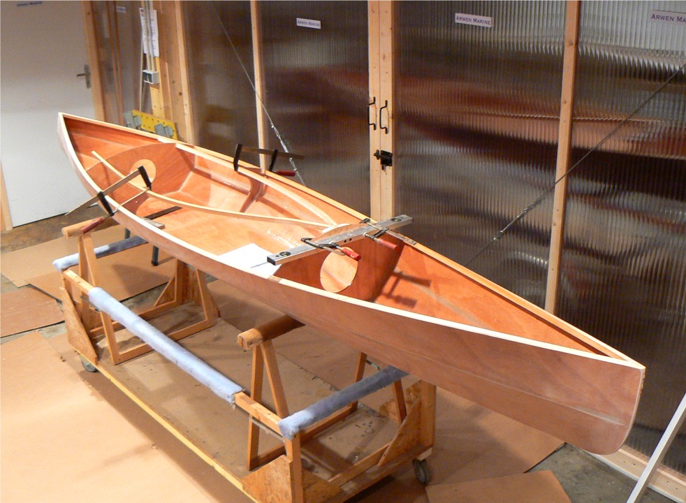 Et &ccedil;a y est, j'ai d&eacute;mont&eacute;, encoll&eacute; tous les points de contact et remont&eacute; les &eacute;longis, d&eacute;finitivement cette fois-ci. 