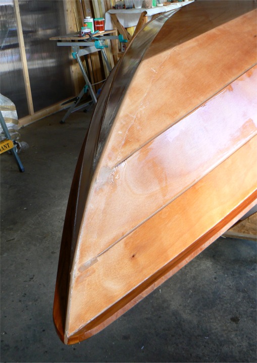 Voil&agrave; ce que &ccedil;a donne sur l'&eacute;trave apr&egrave;s saturation de la bande de tissu de verre. 