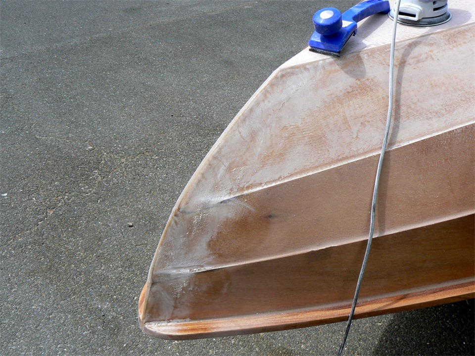 Et voila ce que cela donne : pas encore tr&egrave;s joli, mais au toucher, on ne sent presque plus de "seuil" sur le bord de la bande de renfort. 