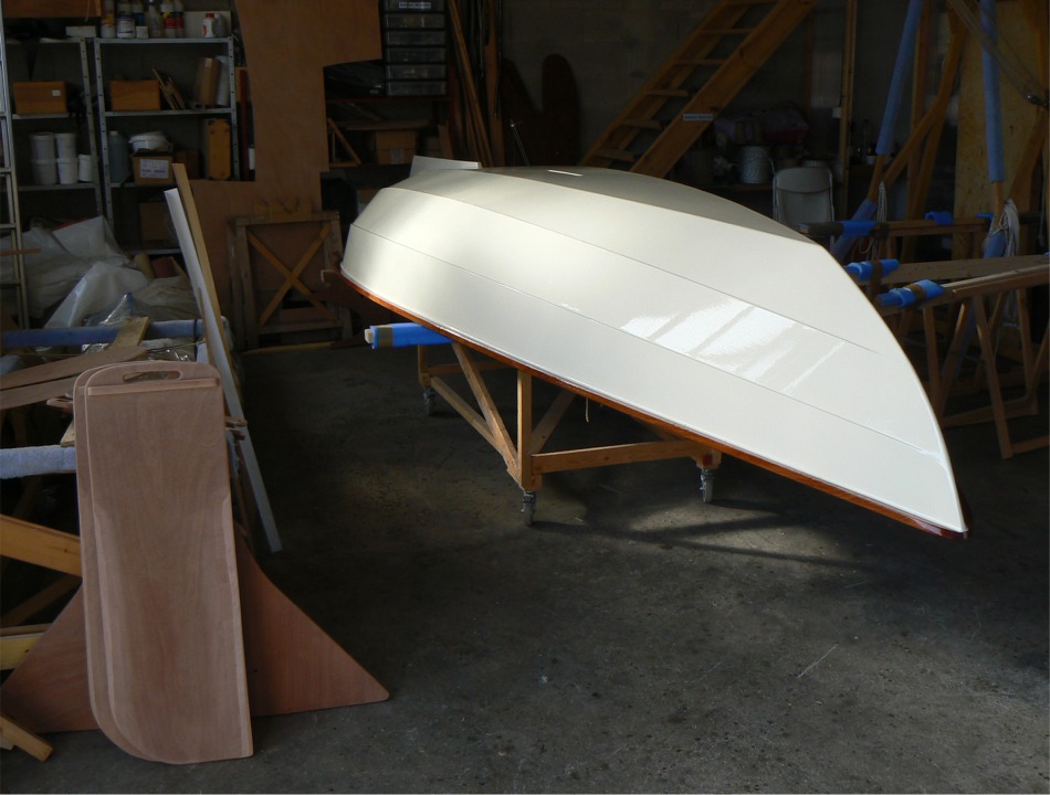 En effet, Num&eacute;ro 33 a pris la place du Skerry du Chasse-Mar&eacute;e, que voici et dont les quatre couches de peinture continuent de durcir mais ne craingnent plus la poussi&egrave;re. 