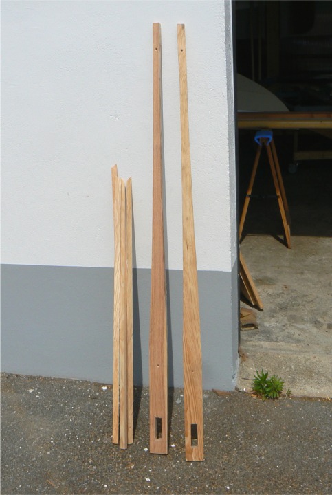 Mais non Ch&egrave;re Madame, ce ne sont pas les aiguilles g&eacute;antes pour l'atelier broderie de la maison de retraite voisine, ce sont mes deux barres franches pr&ecirc;tes &agrave; finir puis &agrave; passer &agrave; l'&eacute;poxy. 