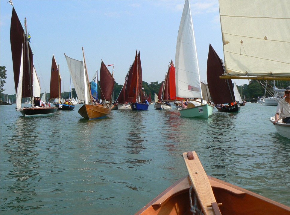 Et n'oubliez donc pas, début mai, la Semaine du Golfe, inmanquable ! Oui, c'est là que vous aurez cassé des trucs fragiles sur votre nouveau bateau... 