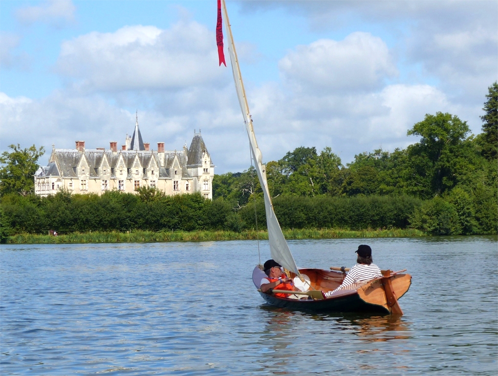 Atipik devant le château de La Gascherie, photo obligatoire... 