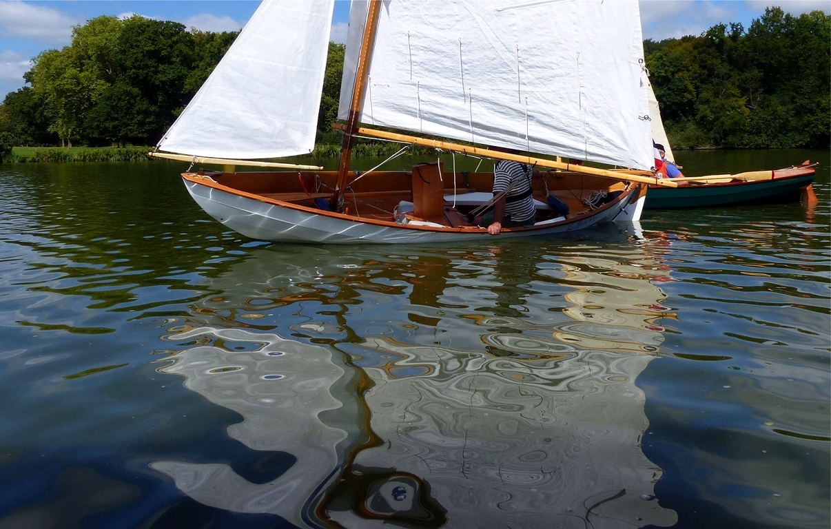 J'adore le reflet de La Marie Pupuce sur cette image. 