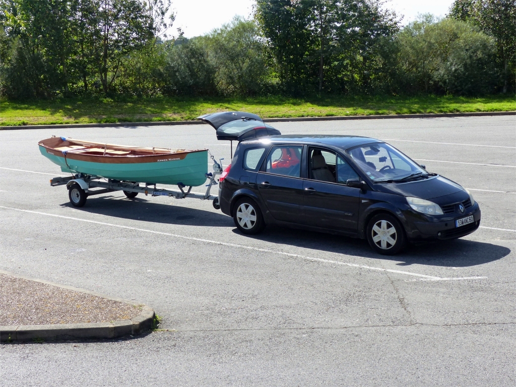L'Arwen Mobile est en route vers Nort-sur-Erdre avec Silmaril en remorque. 